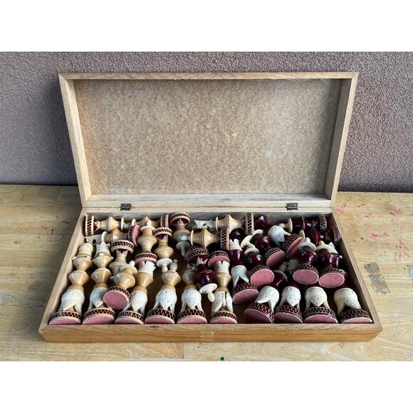 Vintage Mexican Tarascan Hand Carved Wood/Bone Chess Set - Picture 4 of 10